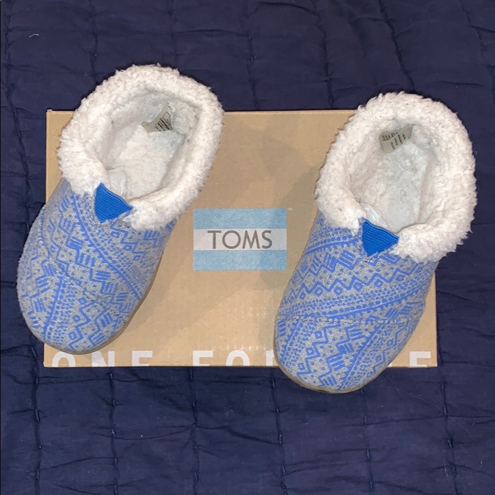 Toms Gray Felt Tribal Slippers size T7